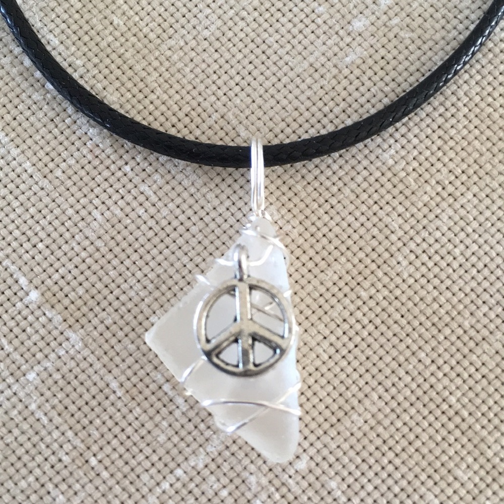 HAND CRAFTED Sea Glass Peace Pendant Necklace - Picture 1 of 3